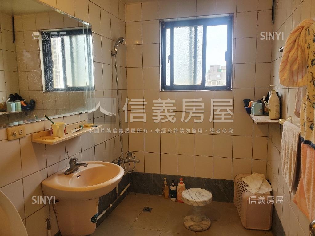 近重劃區頂加大空間房屋室內格局與周邊環境