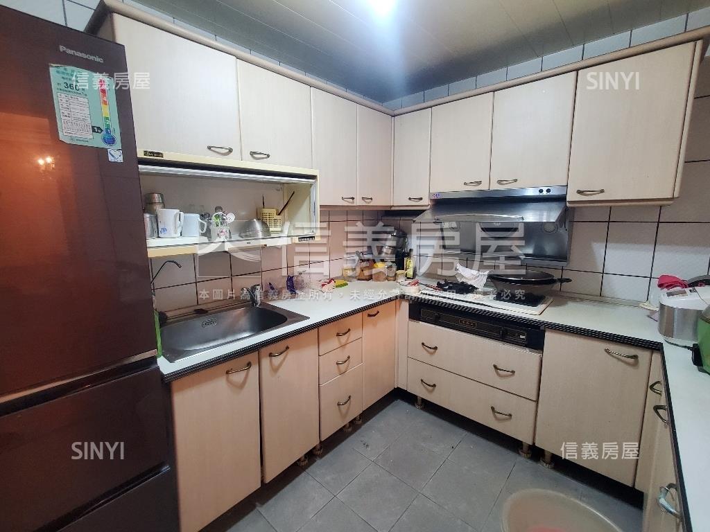 近重劃區頂加大空間房屋室內格局與周邊環境