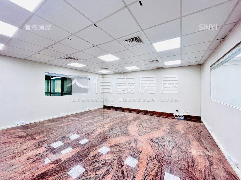 高鐵北路二樓辦公室房屋室內格局與周邊環境