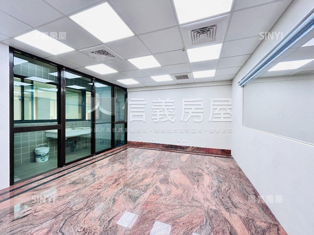 高鐵北路二樓辦公室房屋室內格局與周邊環境