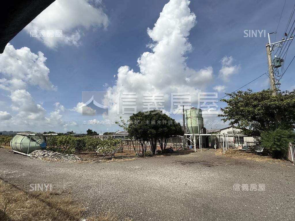 近新吉工業區合法養雞場房屋室內格局與周邊環境