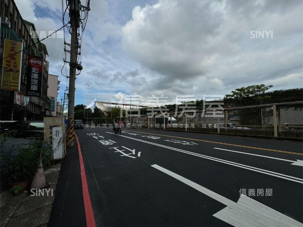 河濱景觀公寓四樓房屋室內格局與周邊環境