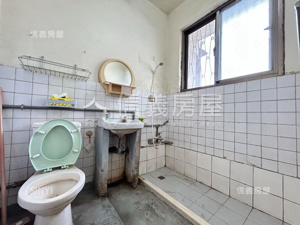 河濱景觀公寓四樓房屋室內格局與周邊環境