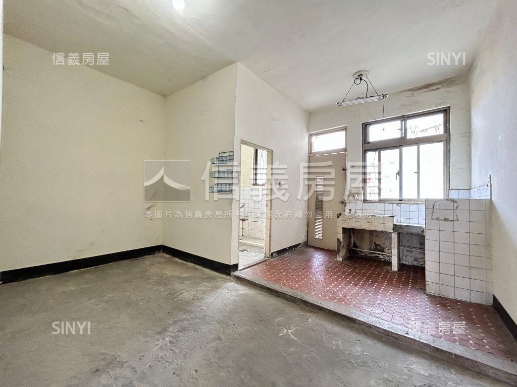 河濱景觀公寓四樓房屋室內格局與周邊環境