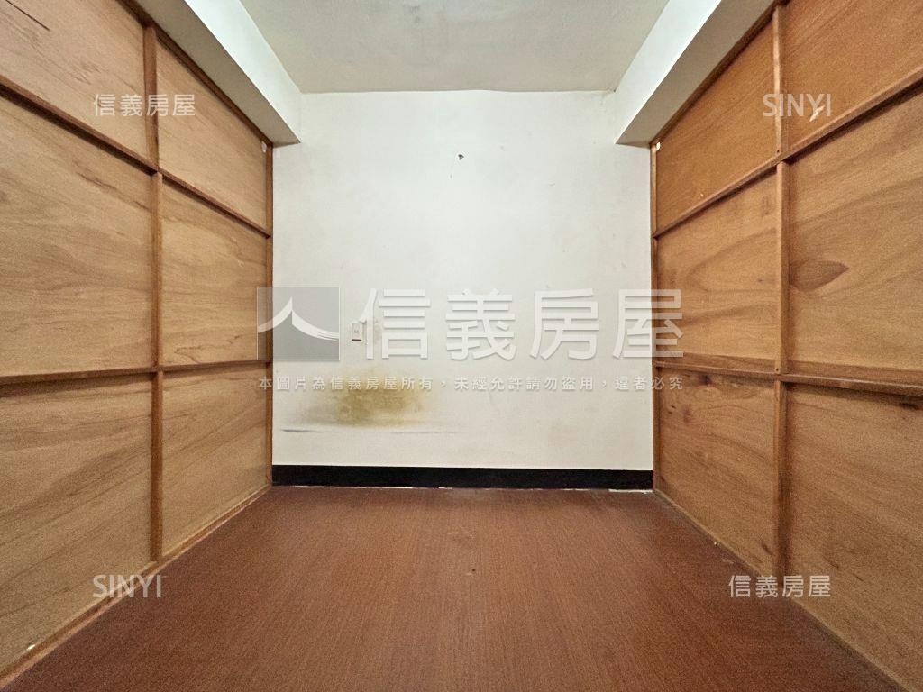 河濱景觀公寓四樓房屋室內格局與周邊環境