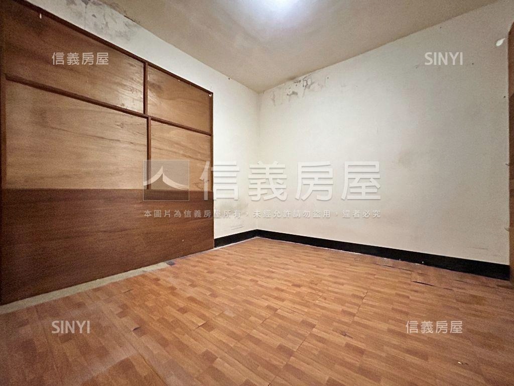 河濱景觀公寓四樓房屋室內格局與周邊環境