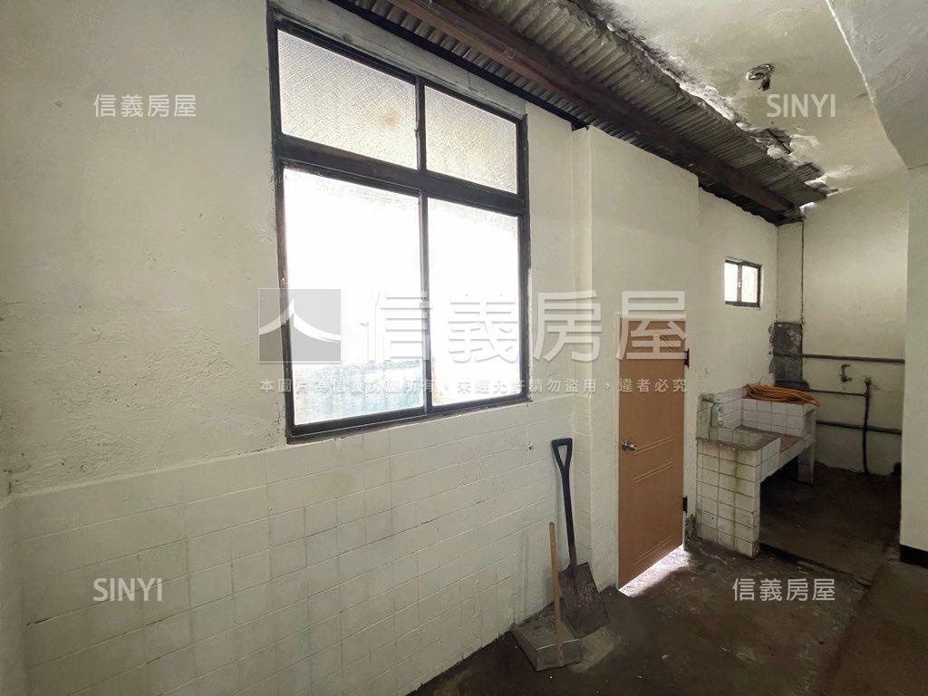 台北橋面寬邊間一樓房屋室內格局與周邊環境