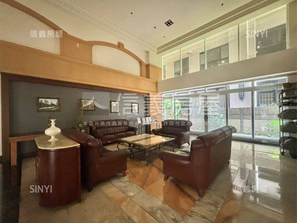 高美館華雄極美屋房屋室內格局與周邊環境