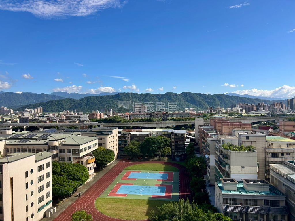 國寶景觀邊間採光宅｜平車房屋室內格局與周邊環境