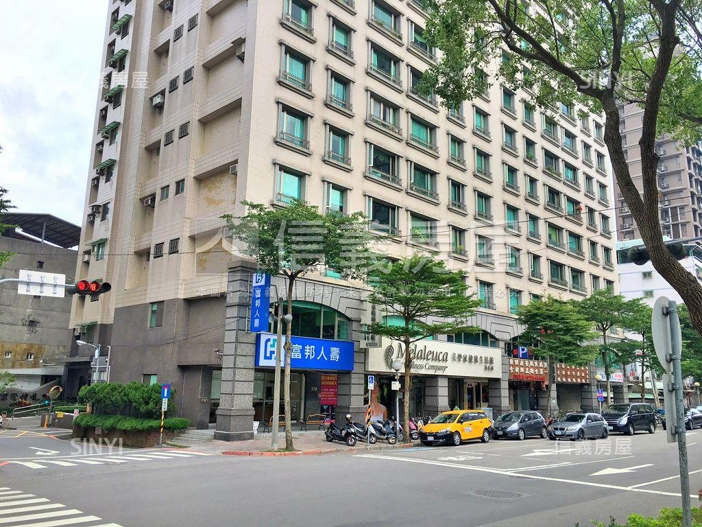 大坪林捷運路寬醒目金店面房屋室內格局與周邊環境