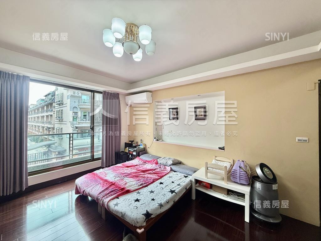 頂新特區臨路邊間質感車墅房屋室內格局與周邊環境