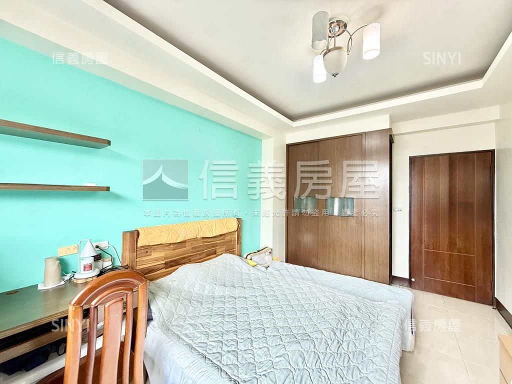 頂新特區臨路邊間質感車墅房屋室內格局與周邊環境