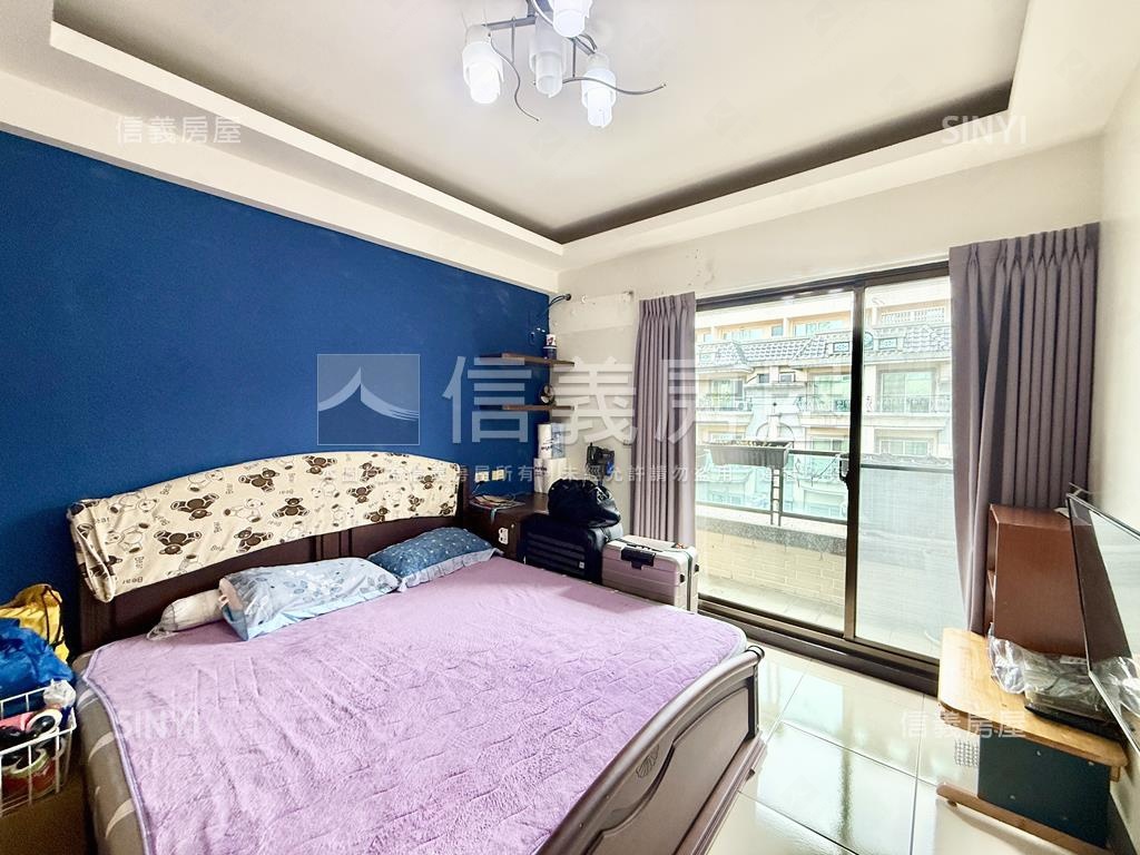 頂新特區臨路邊間質感車墅房屋室內格局與周邊環境