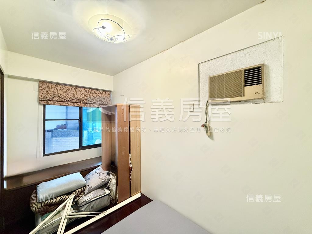 頂新特區臨路邊間質感車墅房屋室內格局與周邊環境