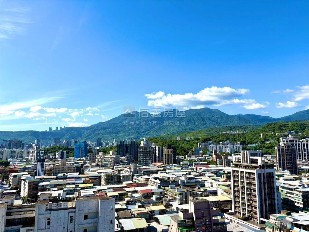 新碩大砌晶店面２１０號房屋室內格局與周邊環境