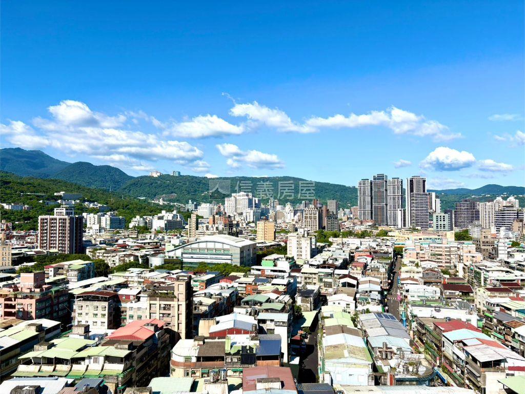 新碩大砌晶店面２１０號房屋室內格局與周邊環境