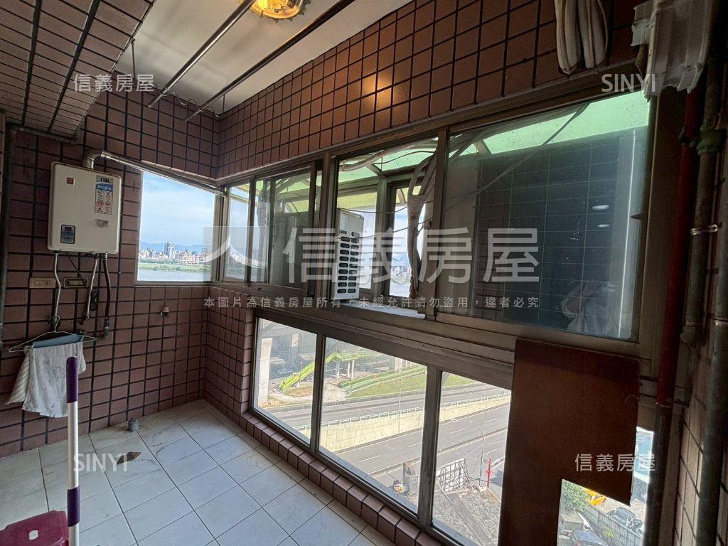 擎天豪景景觀三房房屋室內格局與周邊環境