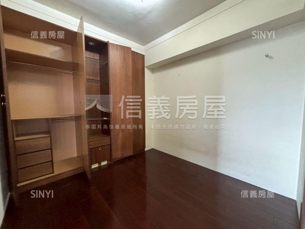 擎天豪景景觀三房房屋室內格局與周邊環境