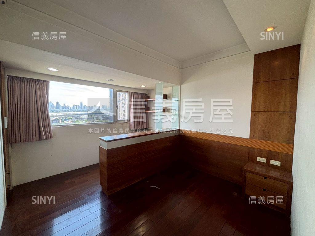 擎天豪景景觀三房房屋室內格局與周邊環境