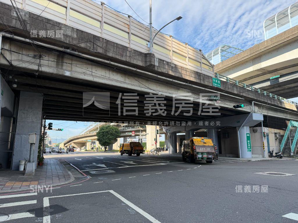 擎天豪景景觀三房房屋室內格局與周邊環境