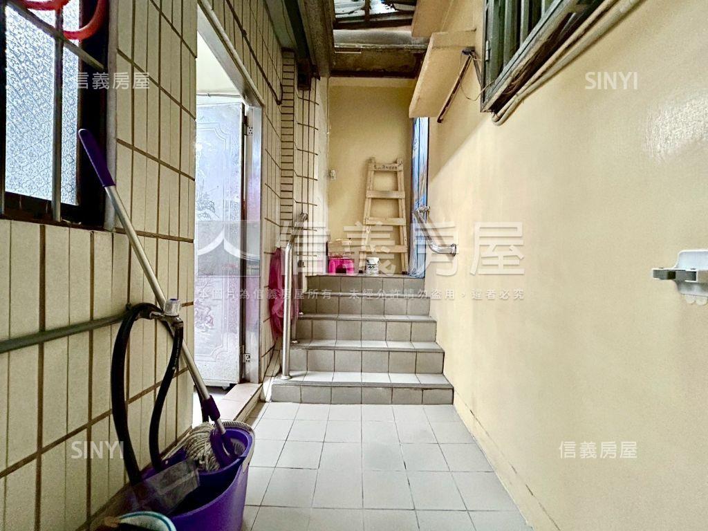 近捷運＆台鐵店面房屋室內格局與周邊環境