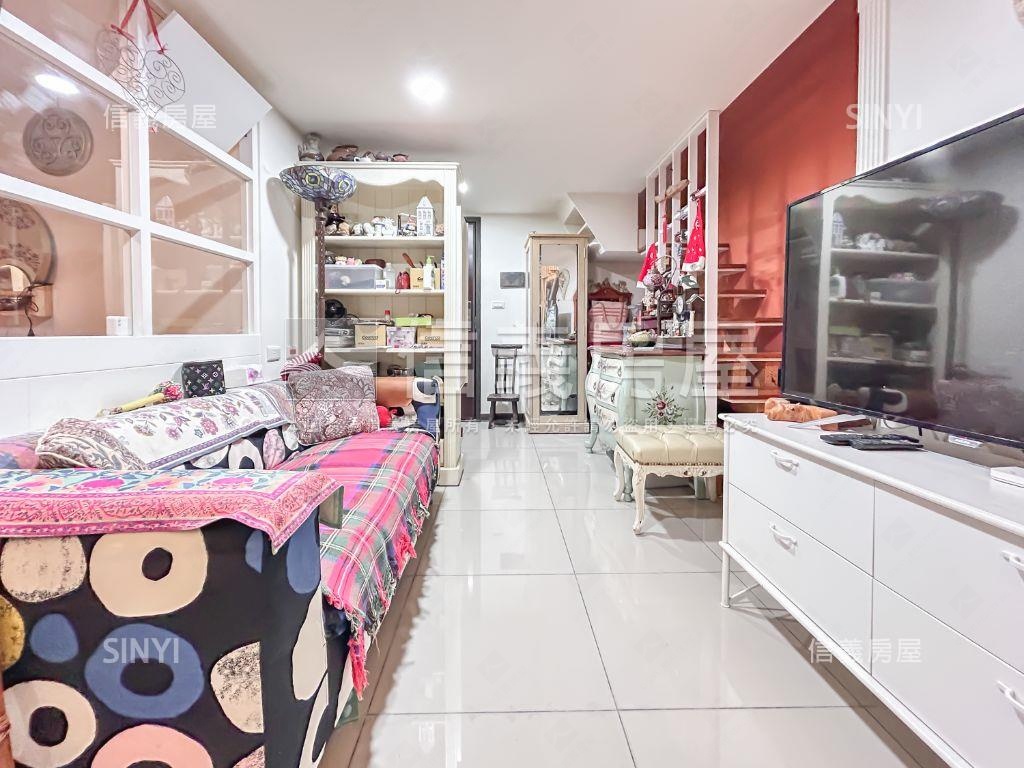 幸福城市稀有挑高戶房屋室內格局與周邊環境