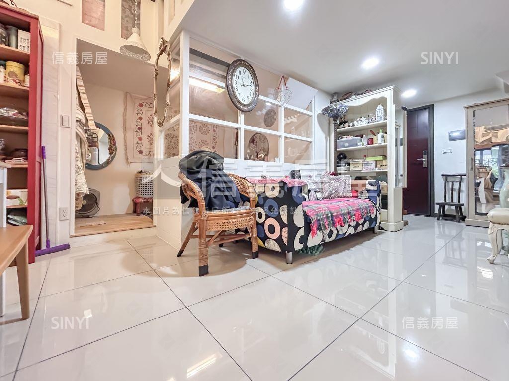 幸福城市稀有挑高戶房屋室內格局與周邊環境