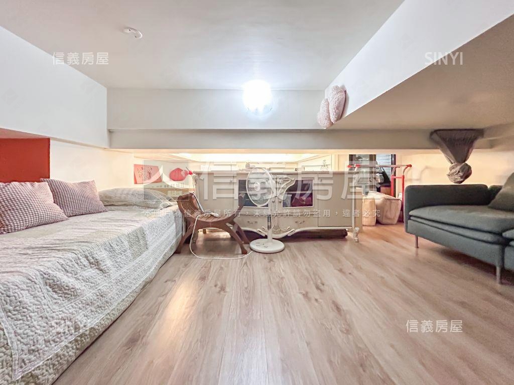 幸福城市稀有挑高戶房屋室內格局與周邊環境