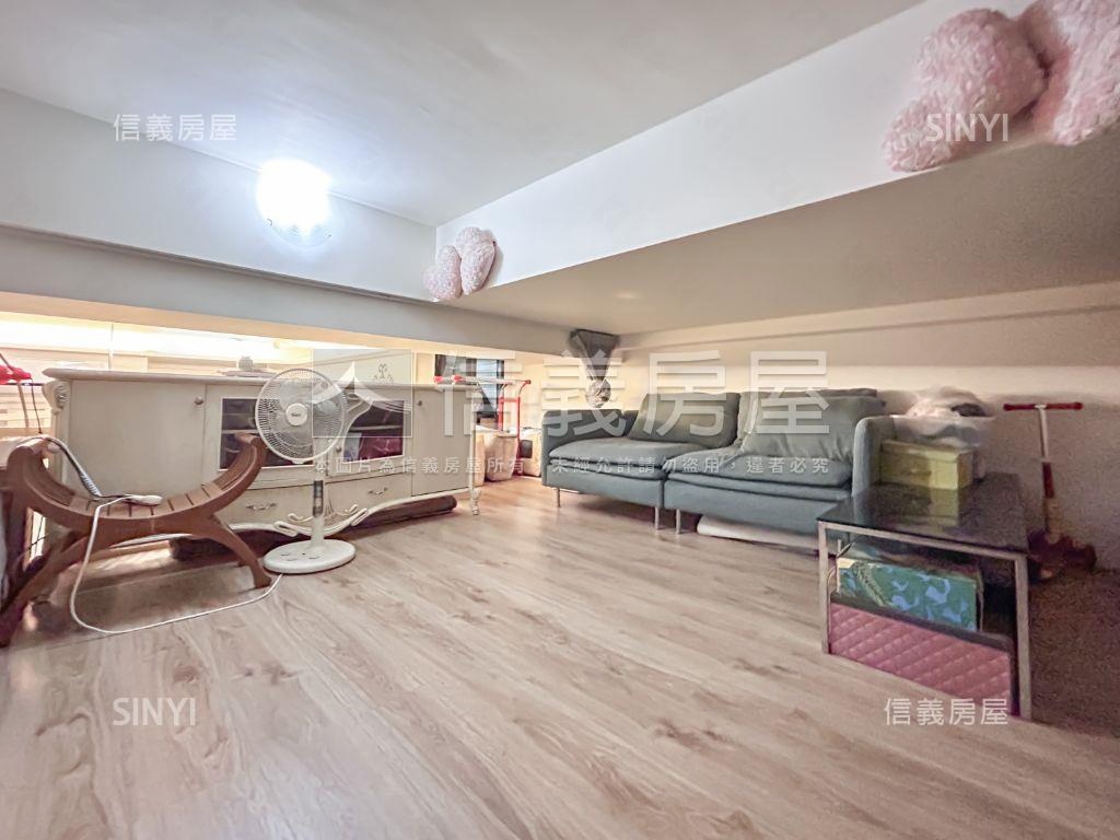 幸福城市稀有挑高戶房屋室內格局與周邊環境