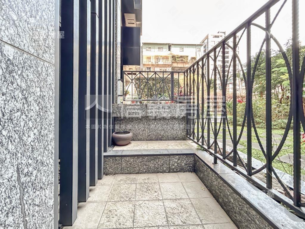 幸福城市稀有挑高戶房屋室內格局與周邊環境