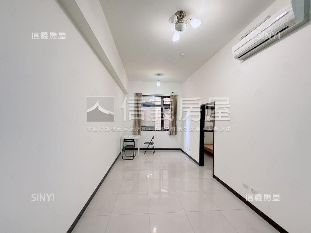 推＞經貿園區正兩房帶車位房屋室內格局與周邊環境