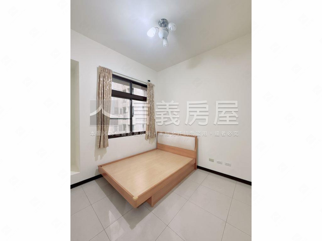 推＞經貿園區正兩房帶車位房屋室內格局與周邊環境