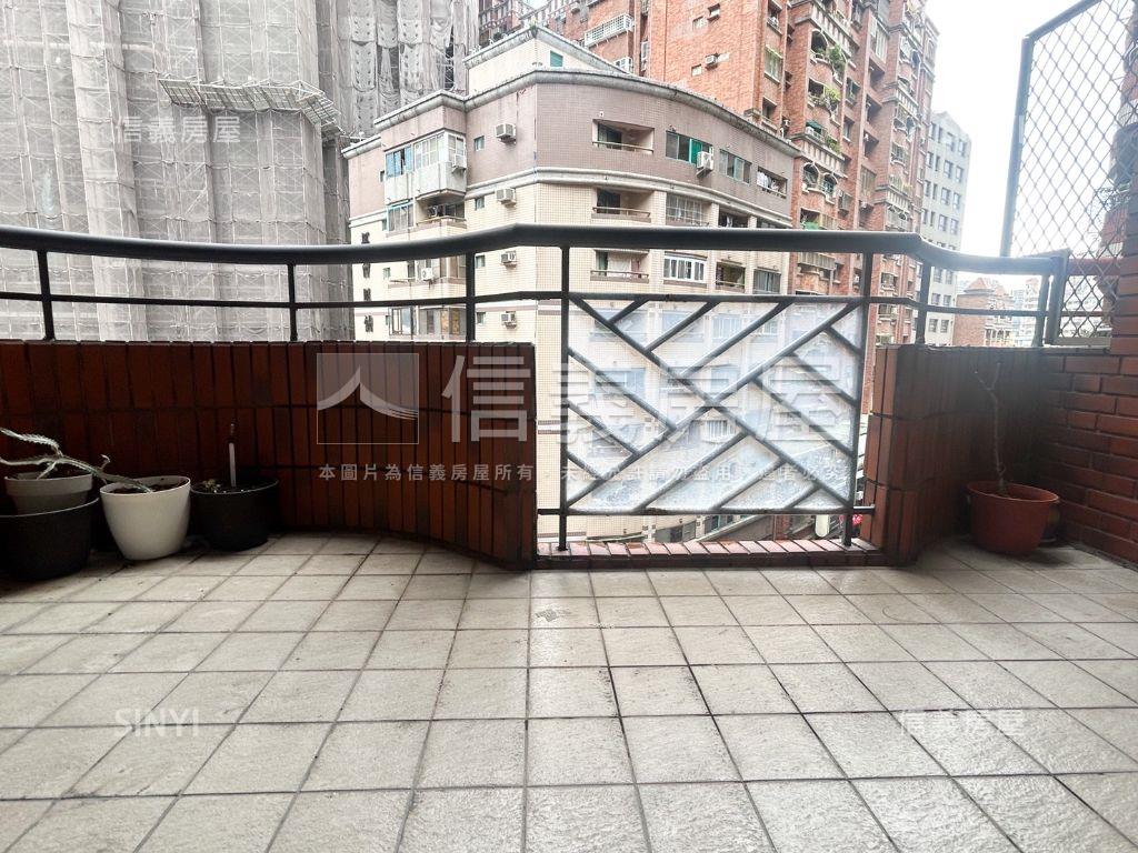 巨蛋休閒採光美套房房屋室內格局與周邊環境