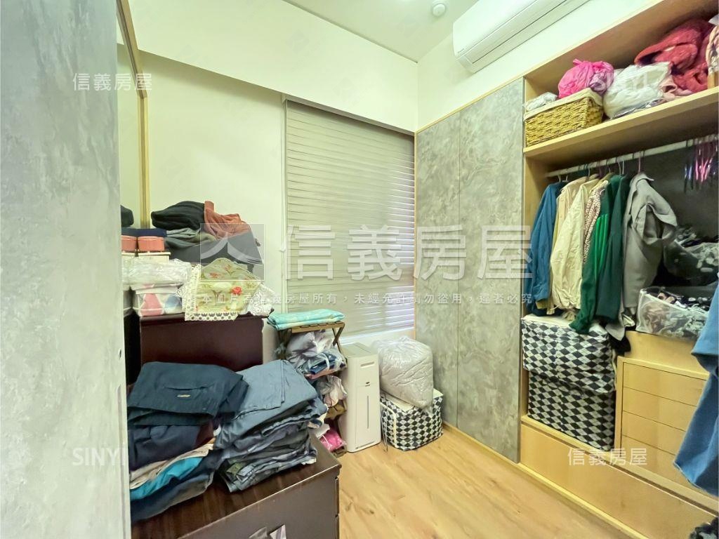 軟園旁，私藏裝潢兩房車位房屋室內格局與周邊環境