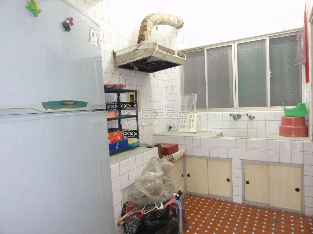 士林邊間公寓３＋４美居房屋室內格局與周邊環境