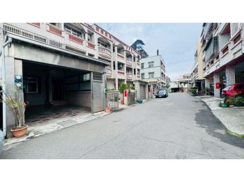 朝南大地坪邊間透天