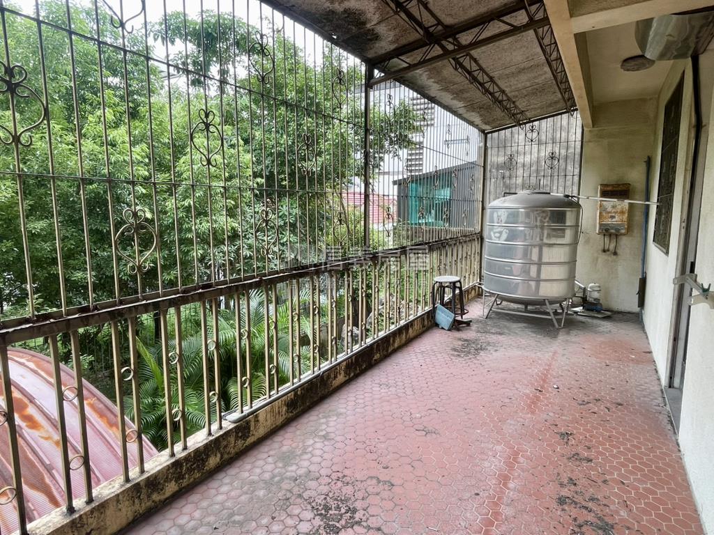 正崇德路大面寬店面房屋室內格局與周邊環境