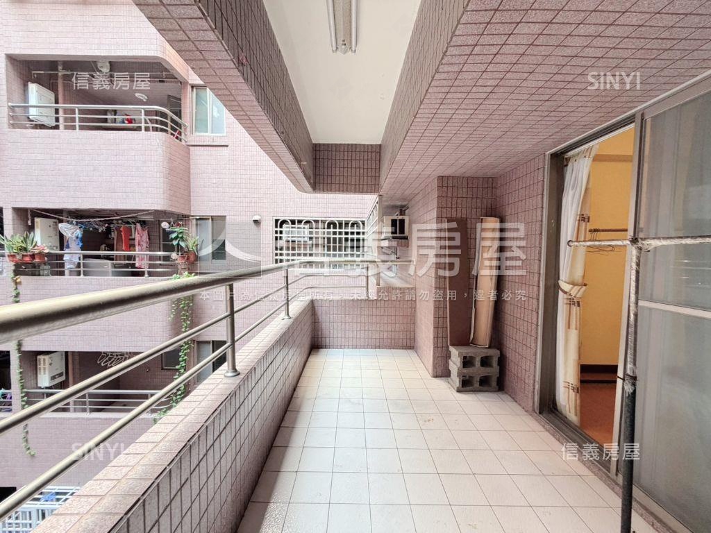 亞灣景觀樓中樓五房房屋室內格局與周邊環境