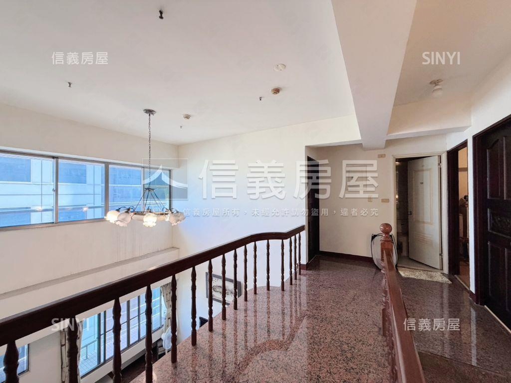 亞灣景觀樓中樓五房房屋室內格局與周邊環境