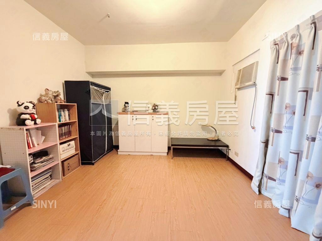 亞灣景觀樓中樓五房房屋室內格局與周邊環境