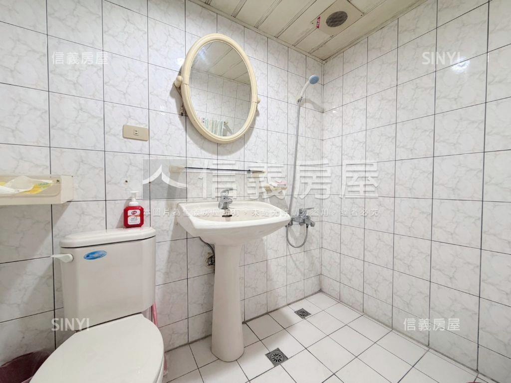 亞灣景觀樓中樓五房房屋室內格局與周邊環境