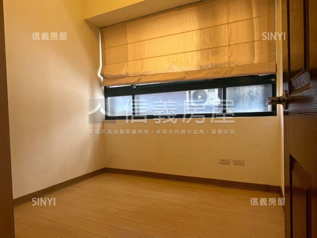專任．秘密花園三房車位房屋室內格局與周邊環境