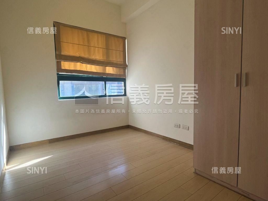 專任．秘密花園三房車位房屋室內格局與周邊環境