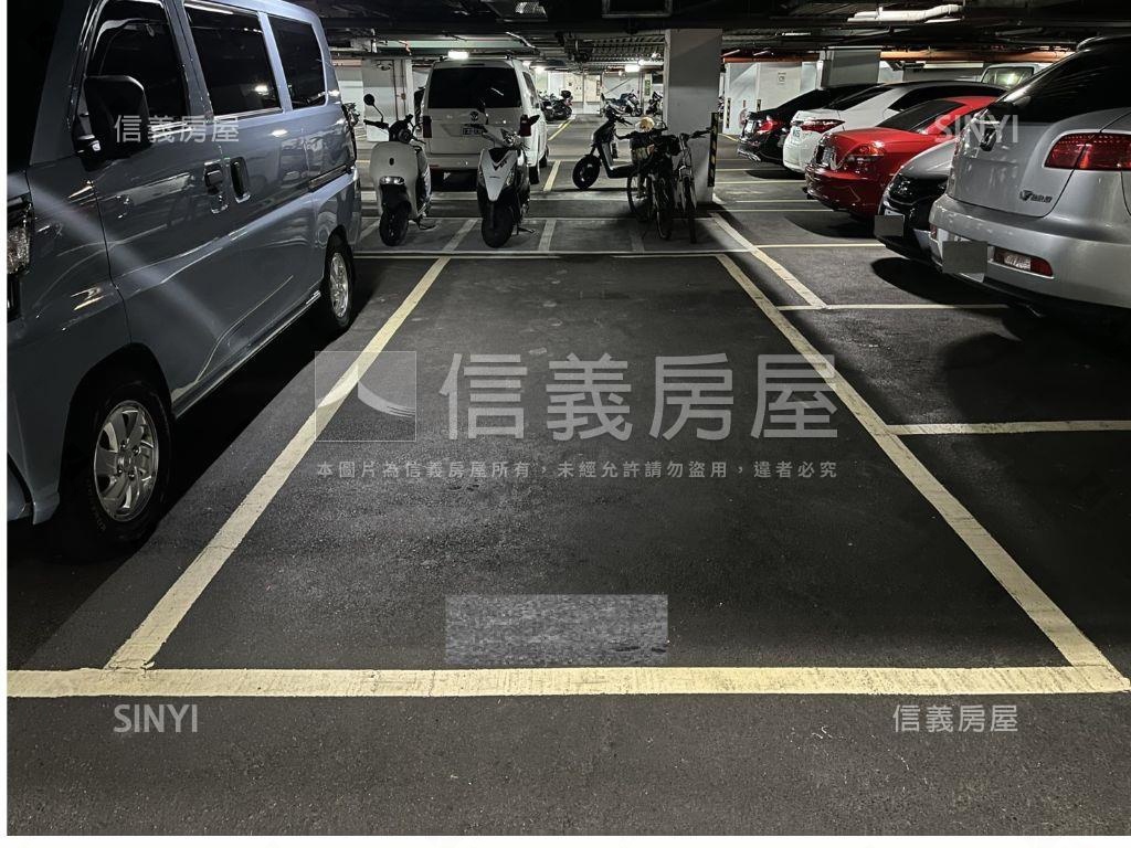 專任．秘密花園三房車位房屋室內格局與周邊環境