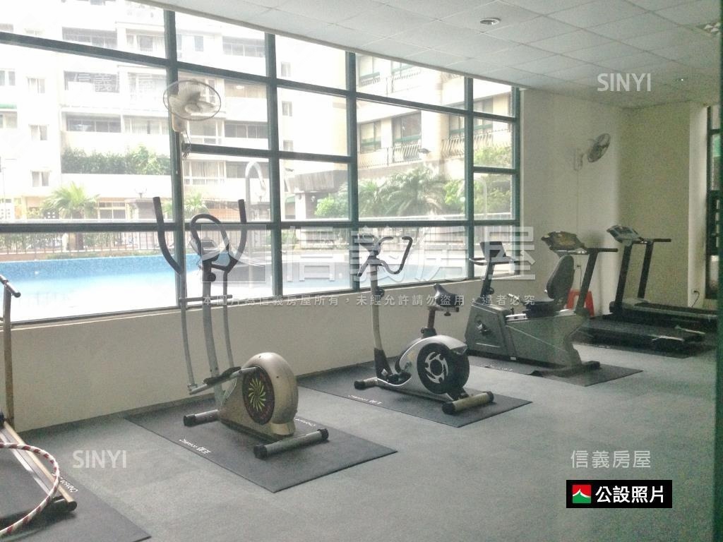 專任．秘密花園三房車位房屋室內格局與周邊環境