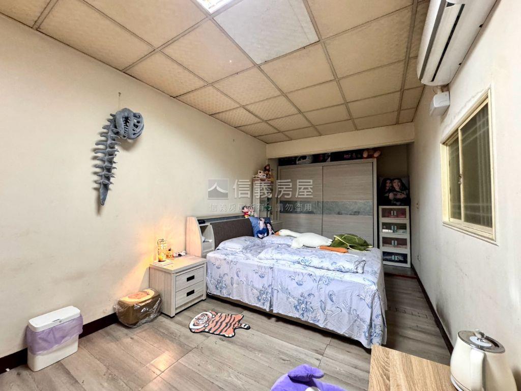 近勤益大地坪透天房屋室內格局與周邊環境