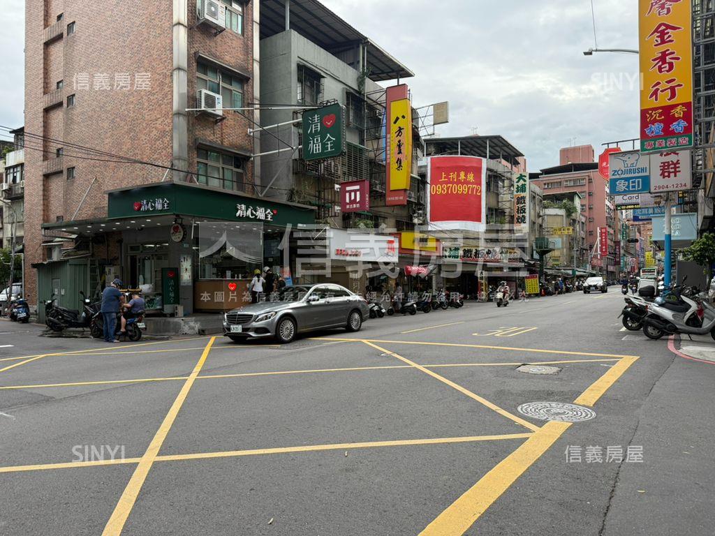 裕民邊間方便停車一樓房屋室內格局與周邊環境