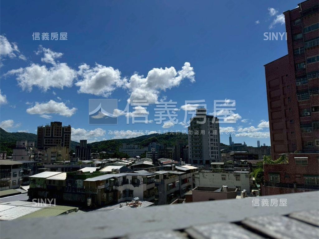 朗朗晴近南港２房２衛房屋室內格局與周邊環境