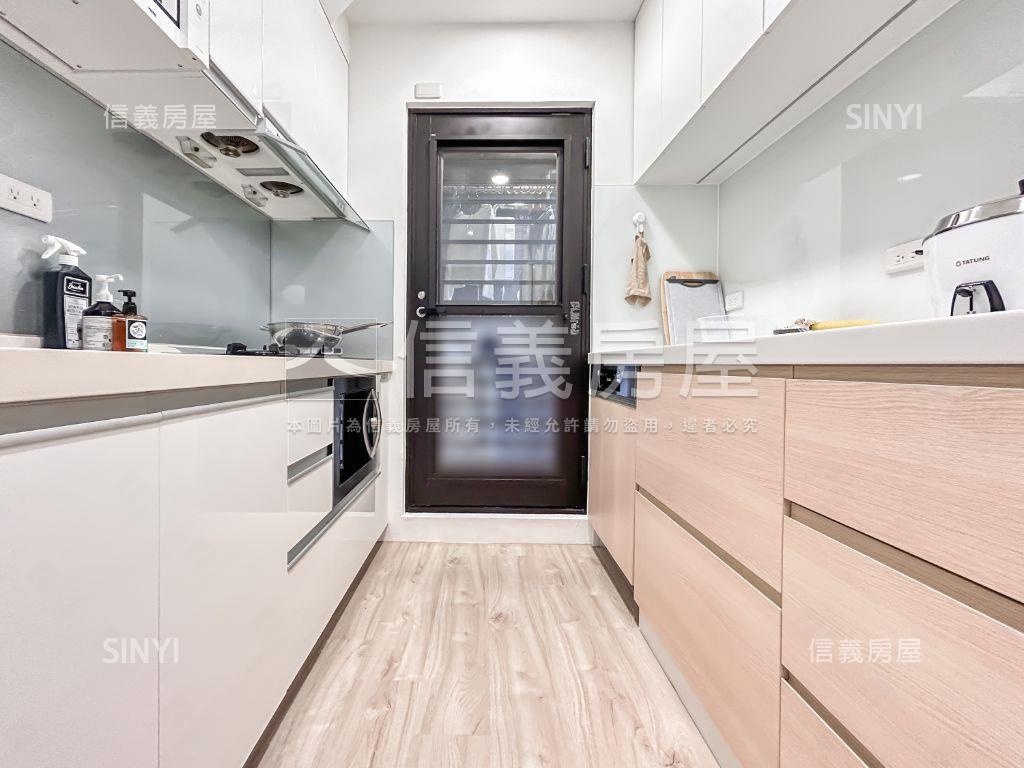 新成屋南港生活圈２房２衛房屋室內格局與周邊環境