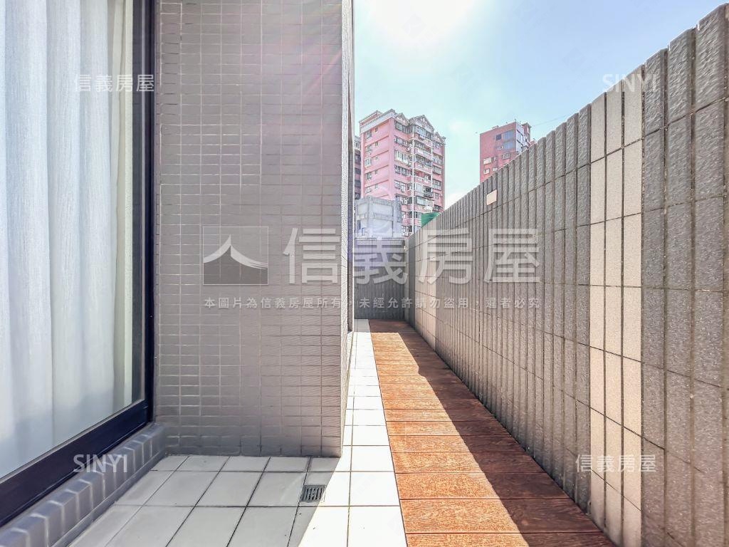 新成屋南港生活圈２房２衛房屋室內格局與周邊環境
